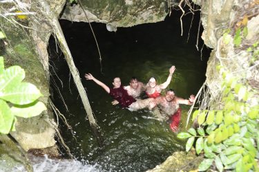 CENOTE MONKEY (9)